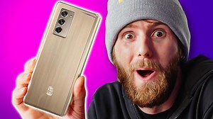 2.4M views · 1.1K shares | Samsung created a specific phone for the Chinese market. Luxury, gold, and butler service? What's going on? | ShortCircuit | Facebook