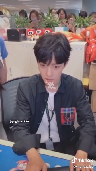 is WYB giving XZ a penalty everytime he's talking with a girl?🤣 #wangyibo #xiaozhan #yizhan #bjyxszd