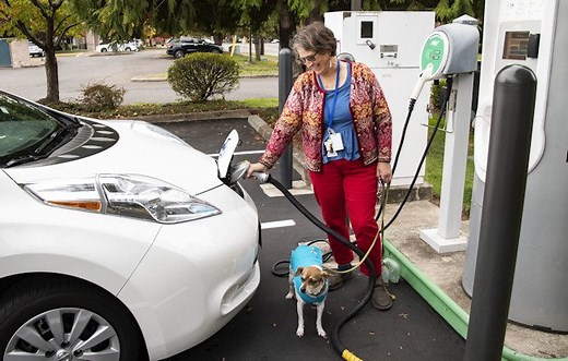 Oregon lawmakers announce ODOT to receive $10 million to replace, repair EV chargers