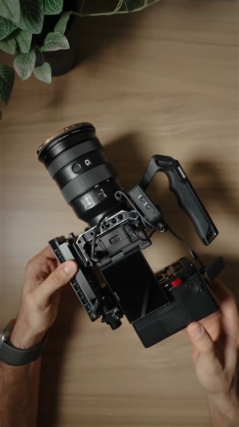18K views · 381 reactions | Now this is the type of custom set up we ACTUALLY want to watch, featuring the Alpha 7C camera. @toldbynick has us not blinking with his. Got a sweet rig? Show it off by tagging us! #Sonycommunity #camerasetups | Sony Electronics | Facebook