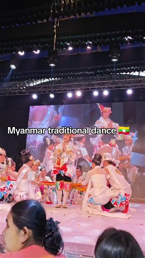 Myanmar Traditional Dance Performance