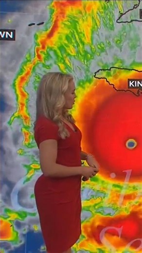 Courteney Jacobazzi Hot side turn #tightdress #beautiful #meteorologist #weathergirl #weather #legs