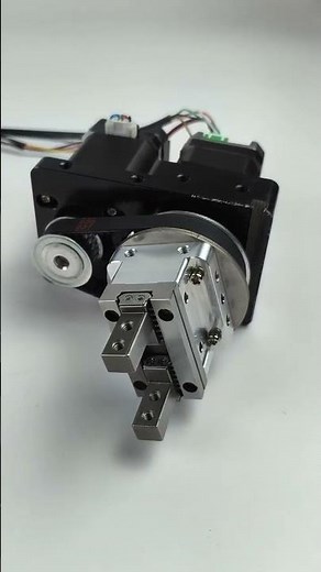 Stepper motorized rotary gripper