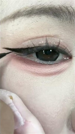 Eyeliner Made Easy 👁️ | Simple Beginner Eyeliner Tutorial | Step-by-Step Eye Makeup Guide #shorts