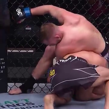 394K views · 3.4K reactions | Pulling off the reverse triangle out of nowhere!  Go reverse on this Davey Grant sub in the latest nominee for the #UFCHonors Submission of the Year! ️ Voting starts beginning December 27th! | UFC | Facebook