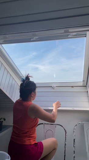 Cleaning german window🪟🫧is 🤩. #cleaningmotivation #clean #reelsvideo #springcleaning #motivation #cleaninginspiration #cleanup #relaxmotivation #germanwindow #windowcleaning #cleaner | Pearly Alms