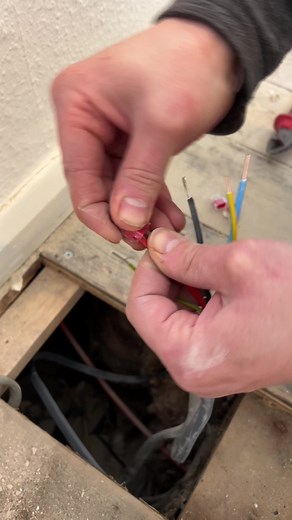 Copper Wire Differences: Tinned Stranded vs. Solid Copper