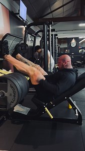 Slow and steady wins the race …. Nice and easy, just ticking boxing …. Travel and training is always a test, but getting it in … #legs #press #animalpak | Martyn Ford