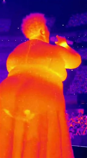 Awkward Stage Moment: Singer's Embarrassing Encounter