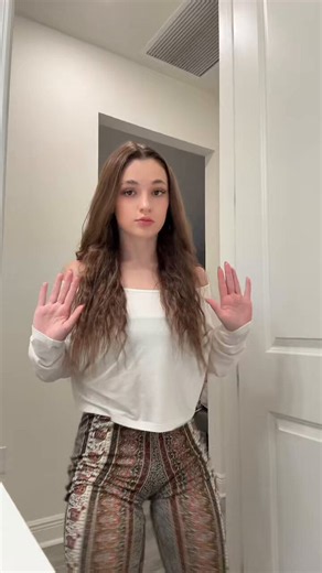 Zoey Ava on X: "" / X