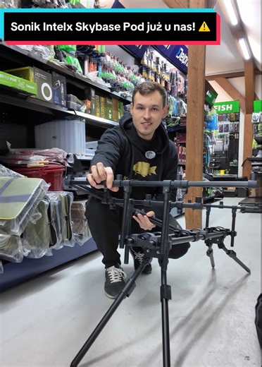 Dopasujesz go idealnie do każdego stanowiska - Sonik Intelx Skybase Pod już u nas! Mamy dla Was świetną wiadomość, ponieważ do naszej oferty właśnie dołączył wyczekiwany stojak wędkarski Sonik INTELX Skybase Pod 3 Rod. To sprzęt, który wyróżnia się niesamowitą stabilnością oraz ogromnymi możliwościami konfiguracji i regulacji, co pozwala na idealne ustawienie wędzisk w każdych warunkach nad wodą. 🌊 Z okazji wprowadzenia tego modelu do sprzedaży, uruchomiliśmy dla Was specjalną promocję ogranicz