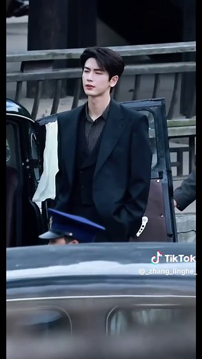 Zhang Ling He: A Rising Star in Entertainment