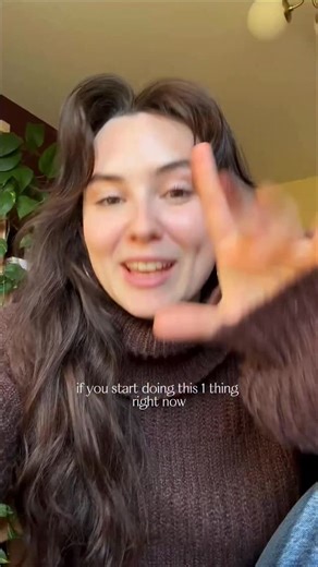 Melinde Huez | Confidence Coach on Instagram: "Do this 1 routine to start 2026, and watch your life change 💋 This is the magic of true embodiment... 🌹 Your habits sticks, not because you push yourself, but because you become the person who naturally has them. 🌹 You achieve your goals quicker, because you stop self-sabotaging and actually make moves. 🌹 You already feel like your best self, after a week, instead of months. 🌹 You get to feel the confidence & happiness NOW, instead of Comment ‘