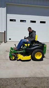 John Deere Z645 Zero turn Lawn mower