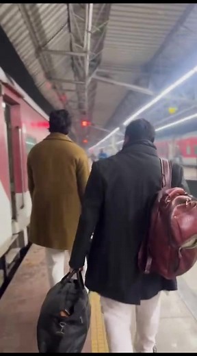 Today we'll be in the Town of Mangoes, that is, Malda for our private show, ICICI Bank Salute Doctors. It's happening at Maheshwaris' Vrindavan Gardens. The show starts at 7:30 PM. #sourendrosoumyojit #sands #icicibank #doctors #musicshows #winterevents #concerts #winterconcerts #musicians #kolkata #lifeofamusician #malda | Sourendro-Soumyojit