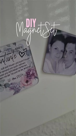 Geschenke, die von Herzen kommen, sind doch die schönsten, oder? ✨ Mit diesem DIY Magnet-Set kannst du eure liebsten Momente ganz einfach festhalten. 📸 Egal ob für die Patentante, zum Muttertag oder als Hochzeitserinnerung – individuell & persönlich! 🤍 ​Was würdest du auf deine Magnete drucken? 👇 ​#DIYGeschenk #MagnetSet #Bastelideen #PersonalisierteGeschenke #Geschenkidee