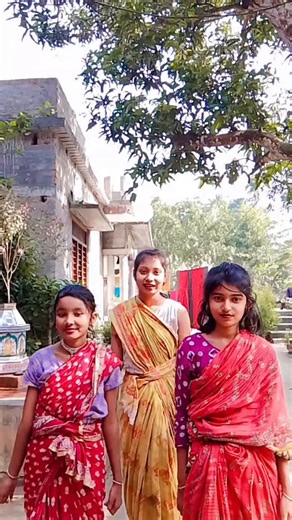 Tisa Roy on Instagram: "নতুন বছর চলে এলো রে...🤭"