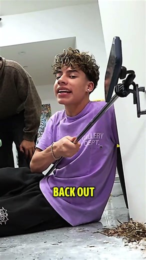 Dangerous animal just took Ferran’s phone 💀 #ferran #royalfamily #funny #royaltyfamily #challenge