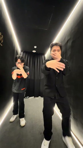 MVP chỉ để Ánh Sáng Aza thấy và khen