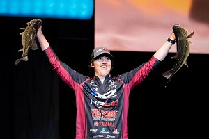 Hamner hooks Day 1 lead at Classic - Bassmaster