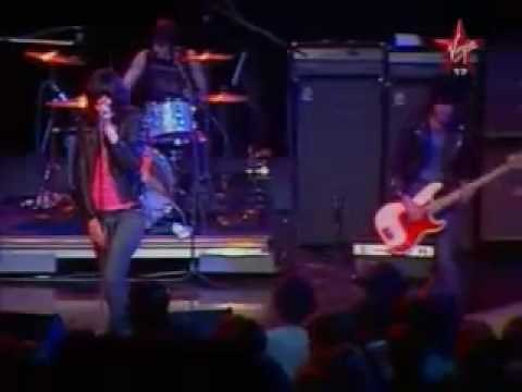 Ramones - I Wanna Be Sedated - 1980 - France