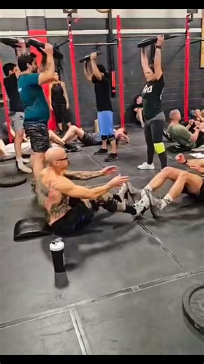 In CrossFit, we train as individuals, but we grow as a team. 🔥 Team building isn’t just about finishing a workout together. It’s about learning to trust, communicate, and lift each other up when the reps get tough. It’s about realizing that the moments we push hardest are the moments we’re not doing it alone. In our community, teamwork is strength. It creates connection. It builds confidence. It reminds us that we’re capable of so much more when we move as one. Whether it’s a partner workout, a