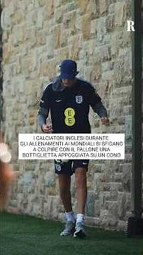 I calciatori dell'Inghilterra si divertono in allenamento durante i Mondiali