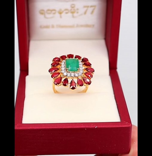 49 reactions | ❤️ Capture The Attention Of Everyone By  Green & Red...