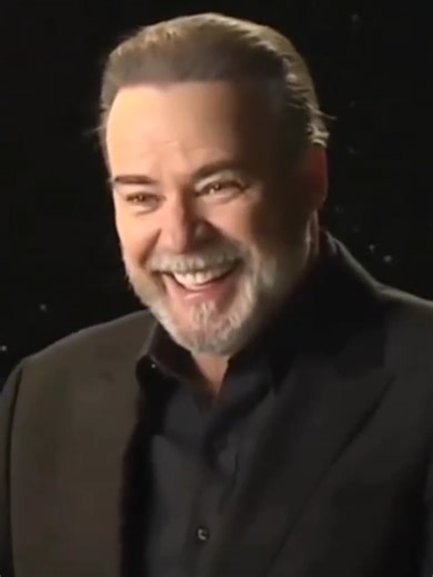 A quién más se le pone la piel chinita con la voz de César Évora? 🤩😍 🎥: UnivisionFamosos