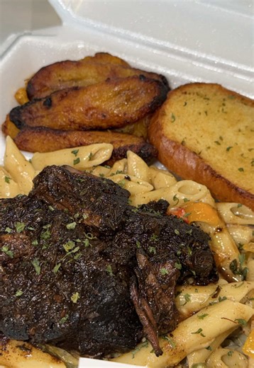 RASTA PASTA 🏝️🌶️🔥 Come Pick Up Yours 1-7pm MSG for details ! $25 Plates #viralfood #zephryhills #tampafood #deeskitchen #islandlife