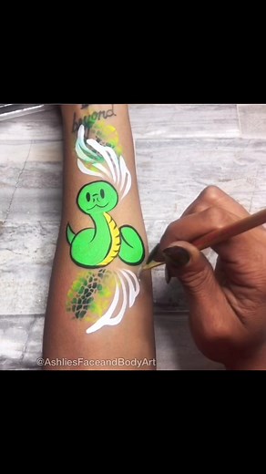 Snake Arm Painting Tutorial with Drswn on Arms