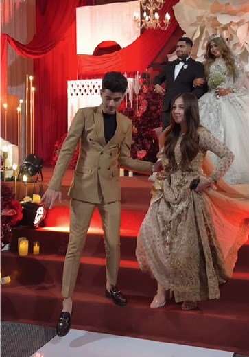 🫶🏻🫠 #usmanellahi00 @Usman Ellahi | Flower Man At The Wedding