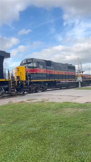 IAIS 501 leads WB with 2 slug sets trail to be stored at CB