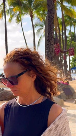 The famous Duke Kahanamoku statue has always decorated with leis #aloha #hawaii #waikiki | Hawaii Deluxe Travel