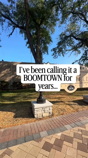 Why Plainfield, IL is THE Boomtown 1. It’s one of the fastest-growing villages in Illinois Plainfield has essentially doubled its population since the early 2000s. But instead of feeling overcrowded, it expanded smartly - with well-planned subdivisions, preserved green spaces, and road infrastructure that’s actually keeping up with the growth. 2. It has a true, vibrant Downtown, historic and always evolving. Some people are surprised that Plainfield can feel like its own small city with: • Trend
