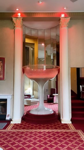 A Pretty Cool Hotel Tour on Instagram: "Answering the age old question with an updated video 🥂 Roman Tower at Pocono Palace Resort in East Stroudsburg, PA #champagnetub #poconos #retro #vintagehotel #honeymoon #howto #tutorial #travelinspo #vintageinteriors #bathtubgoals"