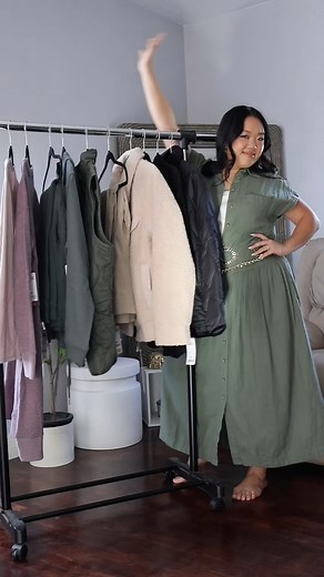 10 items of clothing, 18 outfits to wear, one great capsule clothing haul from @Minahuynhartis | 32 Degrees