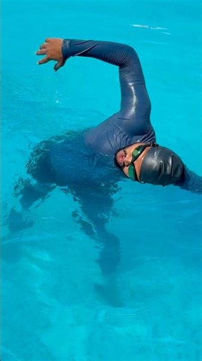 Why Your Legs Sink When You Breathe #shorts #swimtips #swimming ‪@Swimlikepro‬