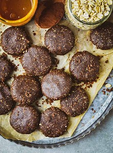 Chocolate Peanut Butter Vegan No-Bake Cookies