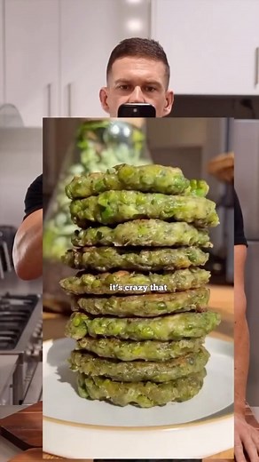 Matt West | ONLINE FITNESS COACH on Instagram: "F*ck or Suck Pea Fritters Edition These f*cked, tasty and very decent macros whilst getting a good amount of fibre and nutrients. I think the kids would also love them. 👨‍🍳 Ingredients Per fritter batch ✅ 300g frozen peas cooked, 10.6oz ✅ 1 garlic clove ✅ 2 tbsp nutritional yeast, 16g, 0.6oz ✅ Fresh parsley ✅ Fresh mint ✅ Salt and pepper ✅ Half cup white flour, 60g, 2.1oz ✅ Quarter cup water, 60ml, 2fl oz ✅ 20g ghee for pan frying, 0.7oz ✅ Yoghur