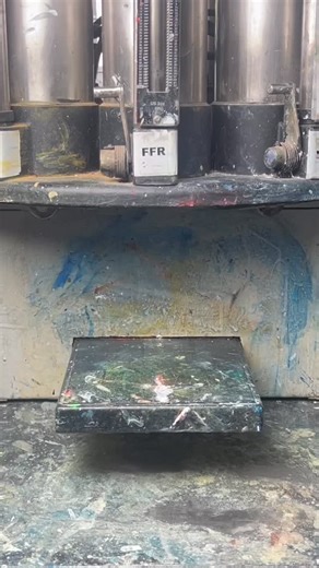 Comercial La Cuesta | Pinturas on Instagram: "🎨👨🏻‍🎨 ¡Preparando pinturas para ti! 📍Visita nuestra tienda ubicada en Maracaibo, en la Calle 71 entre la Av. 12 y 13. 📲 Contáctanos al +58 414-6710211 o mediante el link de nuestro perfil."