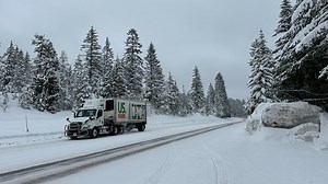Heavy snow expected over Oregon mountain ranges this weekend