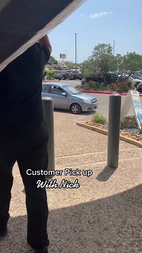 See how we tie down a mattress to a customers car. #miraclemattress #smallbusiness #shoplocal #sanantonio