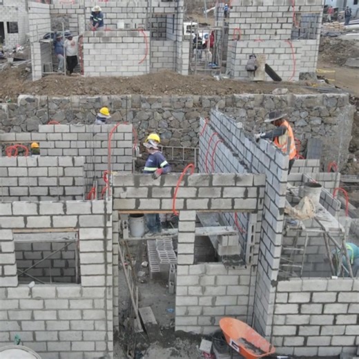 #OfertaLaboral ¡𝐂𝐎𝐍𝐓𝐑𝐀𝐓𝐈𝐒𝐓𝐀𝐒 𝐏𝐀𝐑𝐀 𝐏𝐑𝐎𝐘𝐄𝐂𝐓𝐎𝐒 𝐃𝐄 𝐂𝐎𝐍𝐒𝐓𝐑𝐔𝐂𝐂𝐈𝐎́𝐍! Forma parte de obras de alto impacto a nivel nacional. 𝐁𝐄𝐍𝐄𝐅𝐈𝐂𝐈𝐎𝐒: 🏆 Bonos por cumplimiento de metas 🏠 Alojamiento y alimentación ⚡ Contratación Inmediata 📍 Proyectos activos en El Salvador 📞 Contáctanos al 78522740 #empleossv #contratistas #OfertaLaboral #ElSalvador #albañileria #EmpleoConstrucción | Constru Services