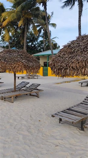60K views · 1.6K reactions | Une fin de journée comme ça ... ❤️ #diegosuarez #madagascar #diegomadagascar #plage #ramena | Explore Diego | Facebook