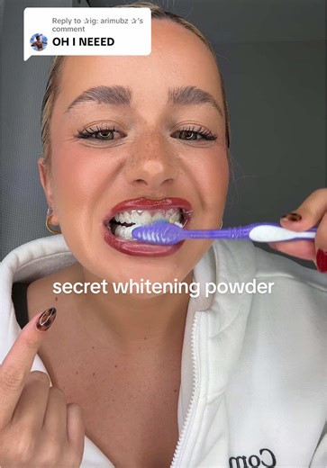 Transform Your Smile with Simply White Whitening Powder