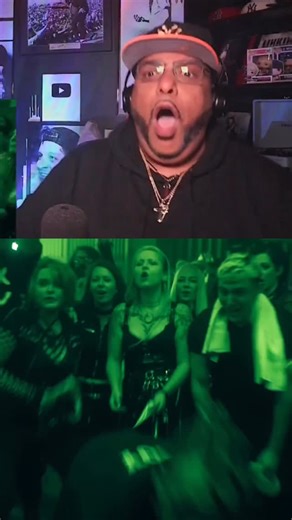 Ren Lyrics on Instagram: "Midway through “Illest of Our Time”, two fans started fighting… So Ren stopped the track, made the match official, gave them gloves, and went back to singing while the crowd watched😂 ZEN #renmakesmusic #live #songwriter #songwriting #storytelling #storyteller #reaction #rapper #fyp #fy"