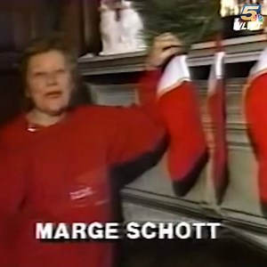 16K views · 186 reactions | A very Merry Christmas from 1992.  HOW MANY OF THESE FACES DO YOU RECOGNIZE? Take a trip back in time to 1992, as several prominent Cincinnati figures read Clement Clarke Moore's "A Visit from St. Nicholas." https://bit.ly/399BdSZ | WLWT | Facebook