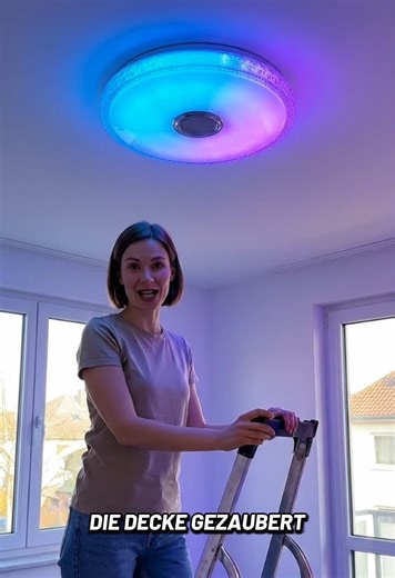 Dein Zimmer wird offiziell zum Club! 💃✨ Diese 60W LED Deckenlampe ist ein absoluter GAMECHANGER. Musik an, Bluetooth verbinden und die RGB-Farben tanzen zum Beat! 🎶🌈 Alles bequem per App oder Fernbedienung steuerbar. Perfekt für deine nächste Home-Party oder einfach, um den Vibe zu ändern. ✨ Welcher Song darf auf deiner Playlist nicht fehlen? Schreib’s mir in die Kommentare! 👇 #partyzuhause #rgbbeleuchtung #musiklicht #smartlight #gamingzimmer