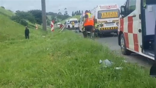⚠️ ONGOING SCENE UPDATE | N2 ZINKWAZI ⚠️ Emergency services IPSS Medical and Taurus EMS are currently on scene on the N2 at Zinkwazi. Expect slow-moving traffic in the area. Motorists are advised to reduce speed, remain alert, and follow instructions from emergency personnel. #TRAFFICALERT #N2 #ZINKWAZI #KZN #EMERGENCYSERVICES #ROADSAFETY #DRIVECAREFULLY #STAYSAFE | Suburban Control Centre